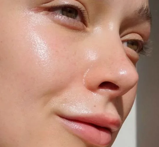 guia-do-skincare-beleza-cuidados-com-pele-limpeza-de-pele-profunda-hidrata-esfolia-ao-steal-the-lookcorrine-reed-20211230145813